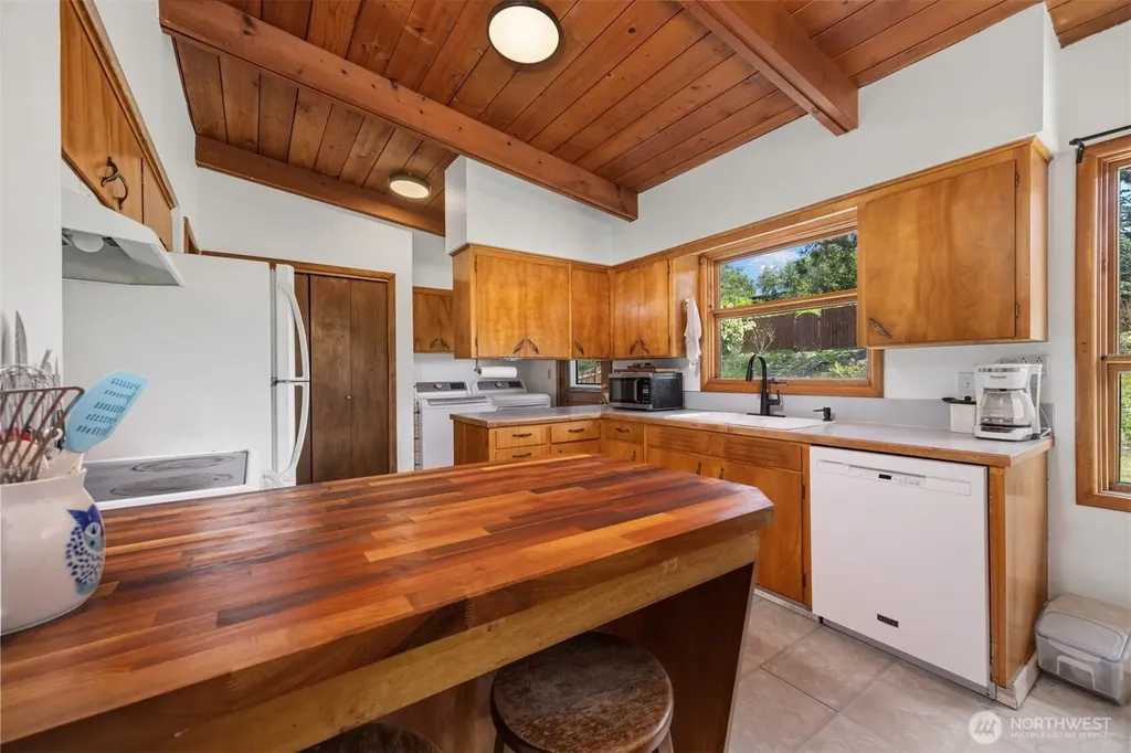 2210 Huron Street Bellingham WA 98229