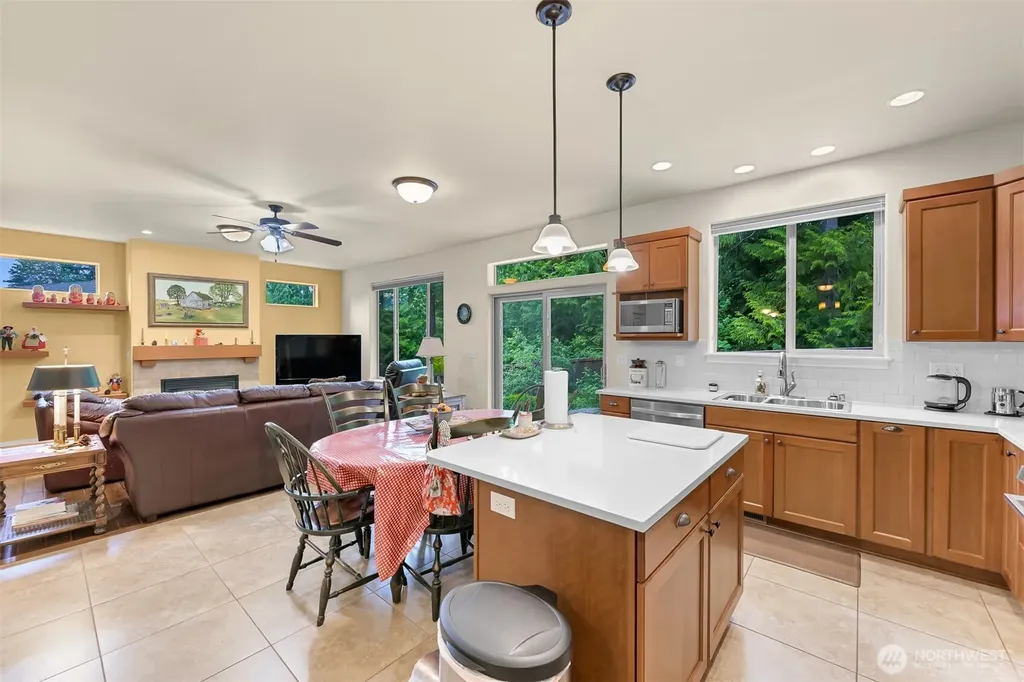 1216 Creekwood Lane Bellingham WA 98229
