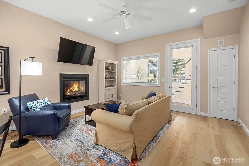 624 San Juan Avenue Fircrest WA 98466