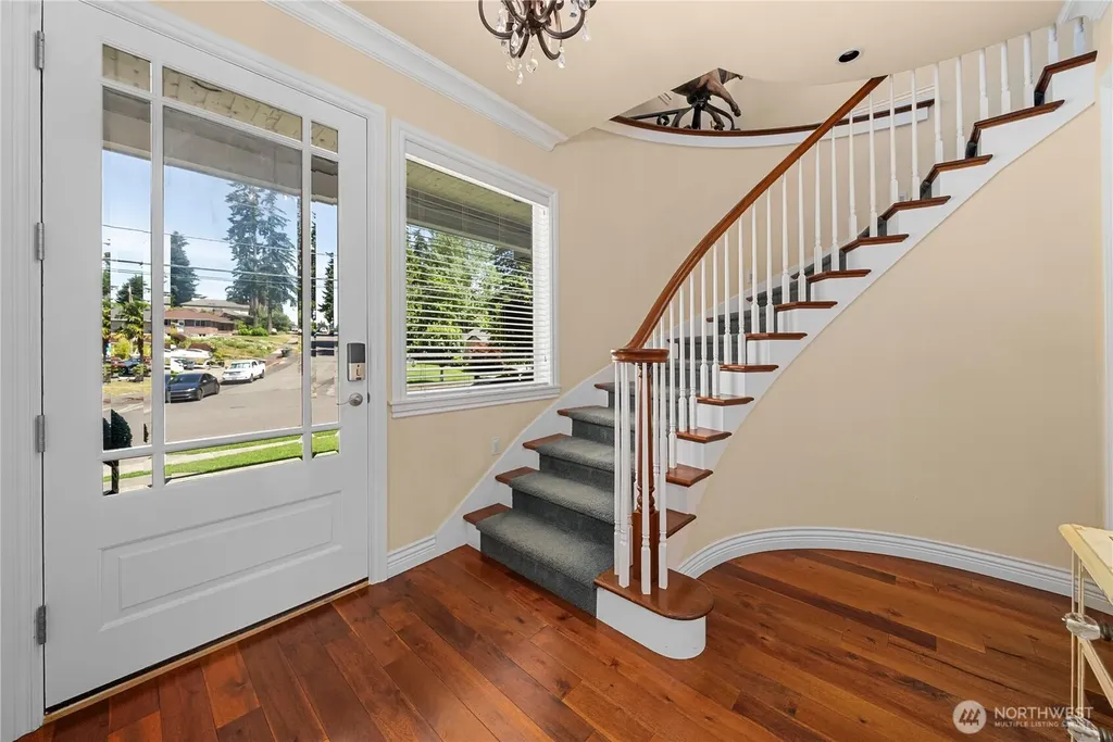 624 San Juan Avenue Fircrest WA 98466