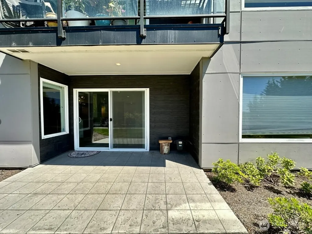 9201 NE Juanita Drive Kirkland WA 98034