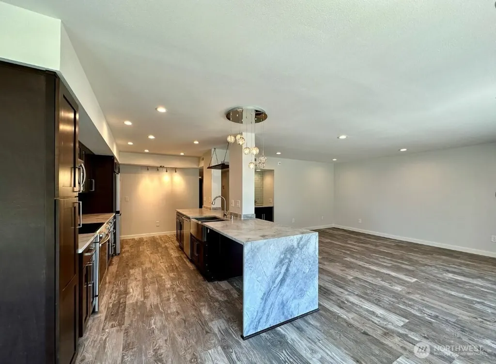 9201 NE Juanita Drive Kirkland WA 98034