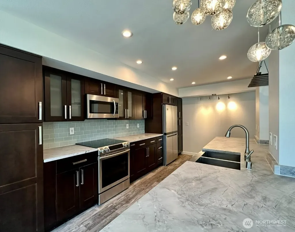 9201 NE Juanita Drive Kirkland WA 98034