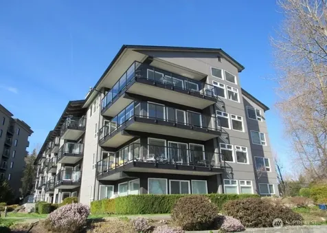 9201 NE Juanita Drive Kirkland WA 98034