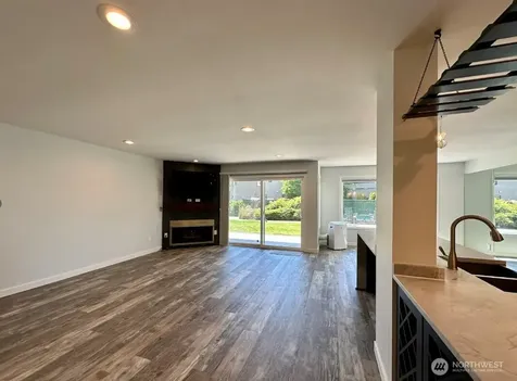 9201 NE Juanita Drive Kirkland WA 98034