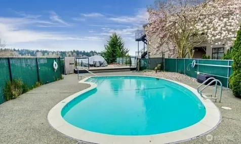 9201 NE Juanita Drive Kirkland WA 98034