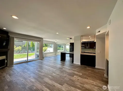 9201 NE Juanita Drive Kirkland WA 98034
