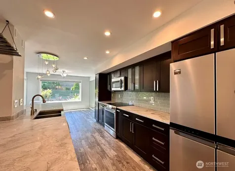 9201 NE Juanita Drive Kirkland WA 98034