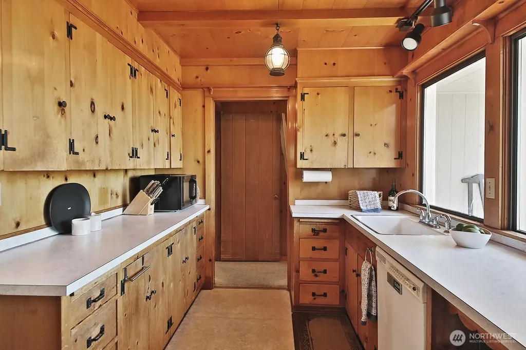 848 Old Beach Road Freeland WA 98249