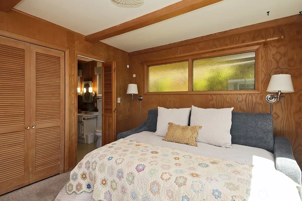 848 Old Beach Road Freeland WA 98249