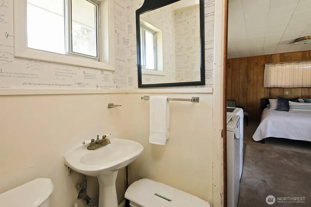 848 Old Beach Road Freeland WA 98249