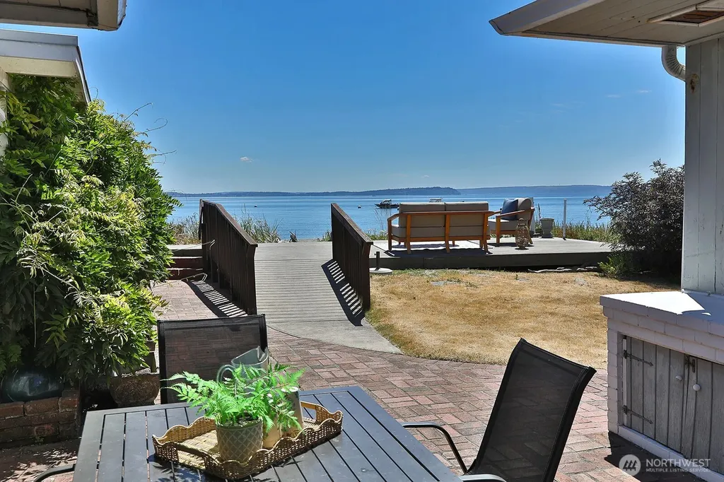 848 Old Beach Road Freeland WA 98249
