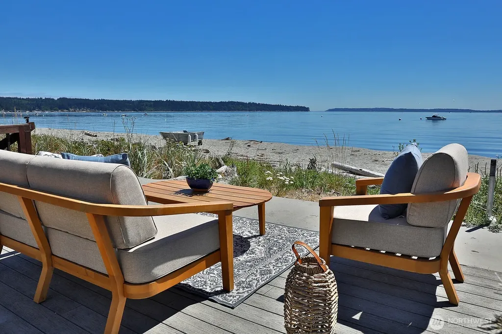 848 Old Beach Road Freeland WA 98249