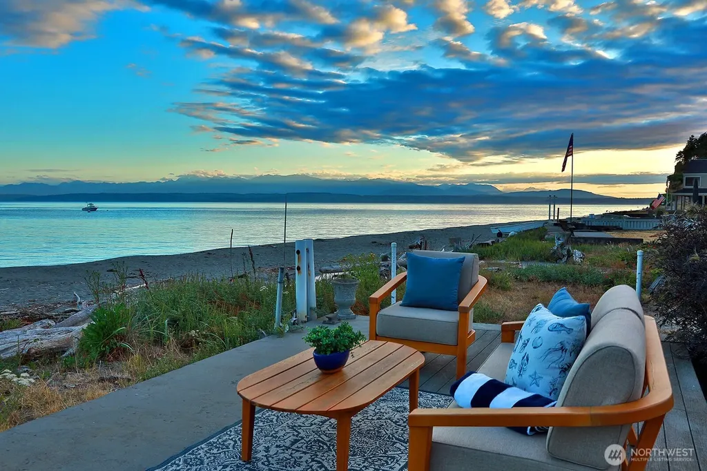 848 Old Beach Road Freeland WA 98249