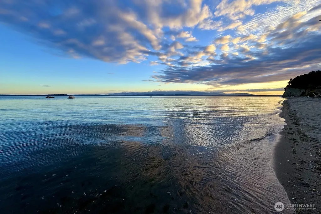848 Old Beach Road Freeland WA 98249