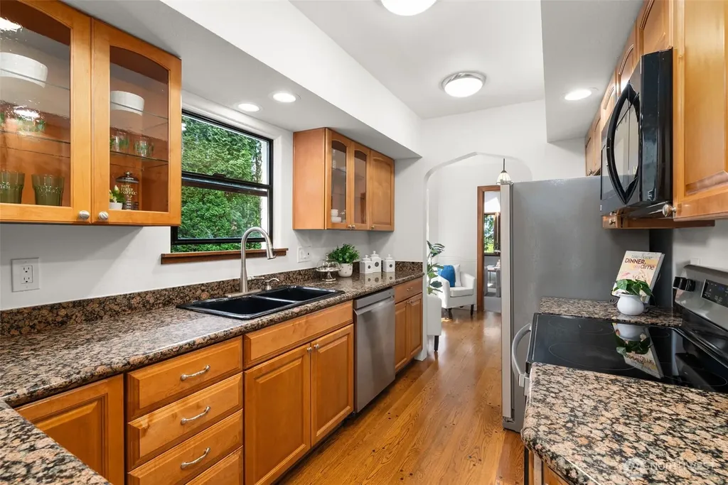 15440 22nd Ave SW Burien WA 98166