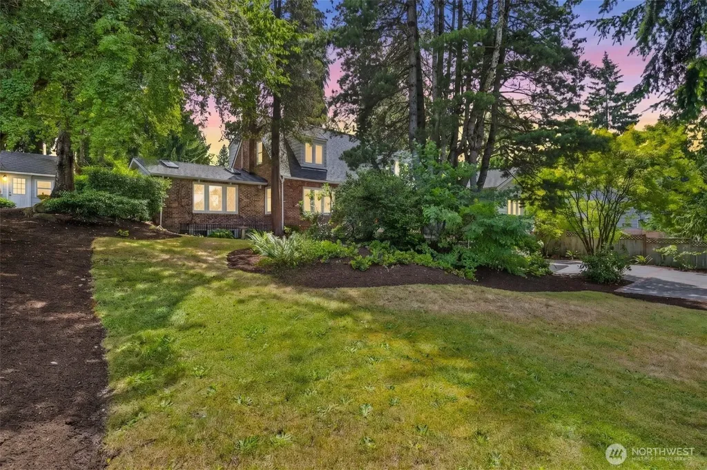 15440 22nd Ave SW Burien WA 98166