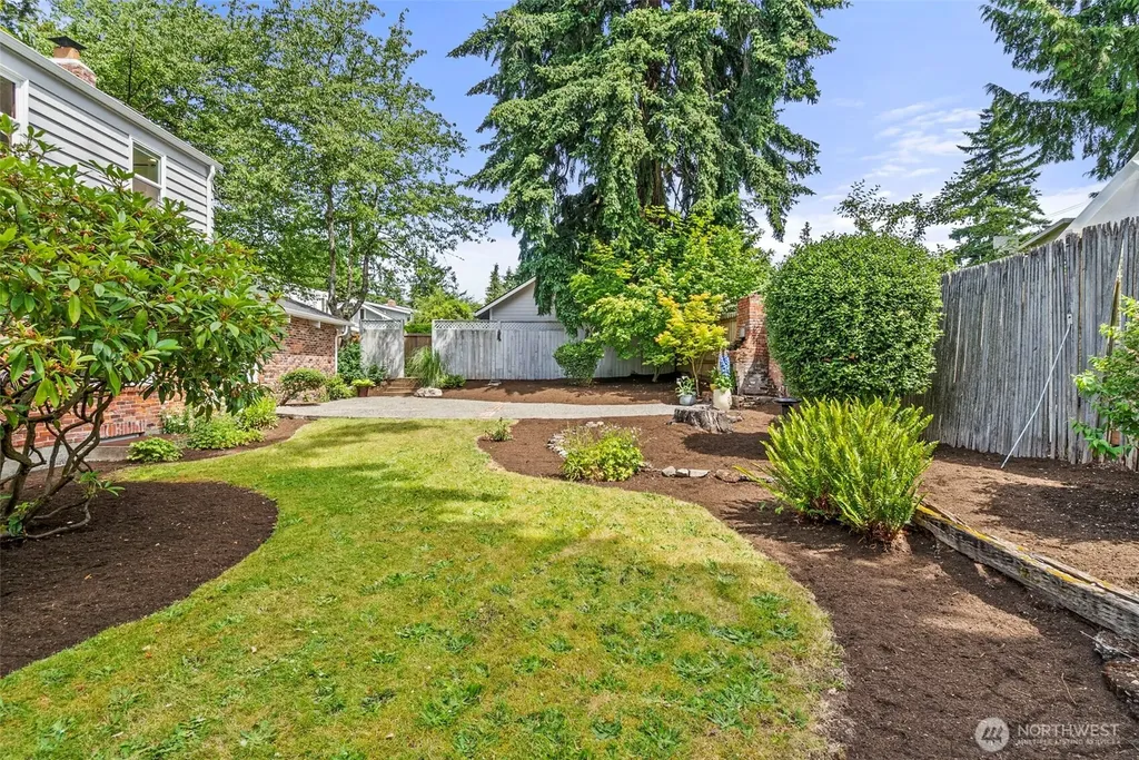 15440 22nd Ave SW Burien WA 98166