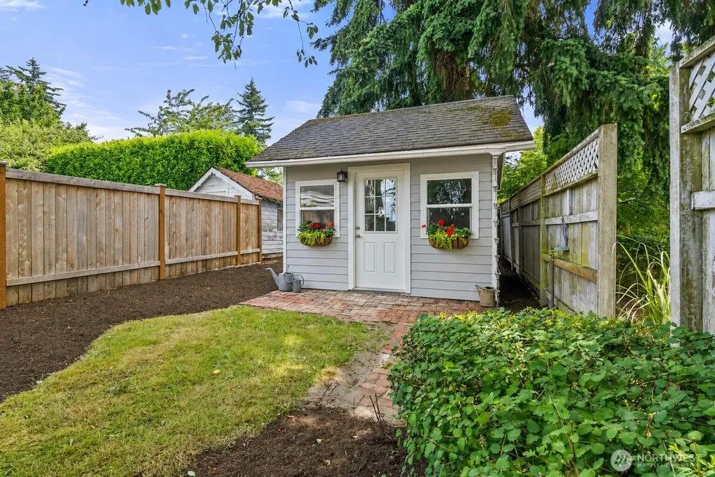 15440 22nd Ave SW Burien WA 98166