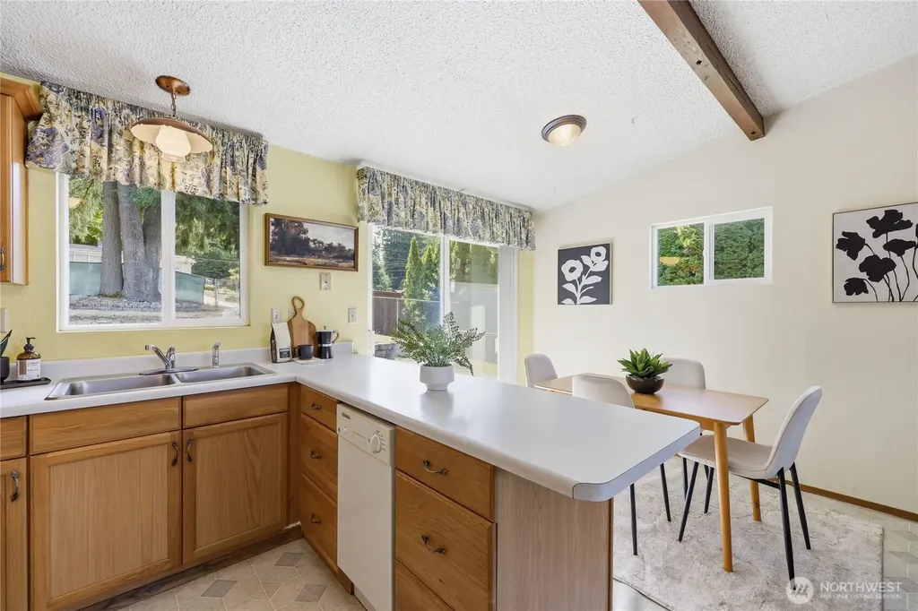 17940 9th Avenue NE Poulsbo WA 98370