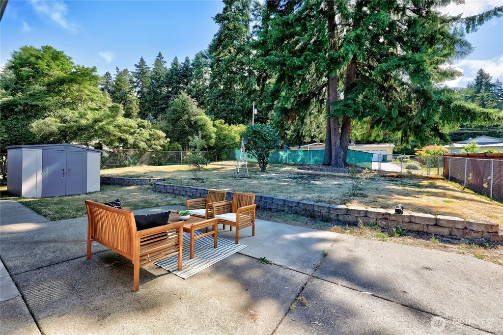 17940 9th Avenue NE Poulsbo WA 98370