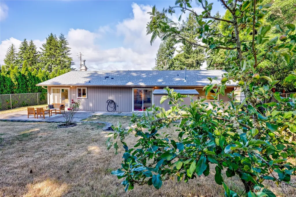 17940 9th Avenue NE Poulsbo WA 98370