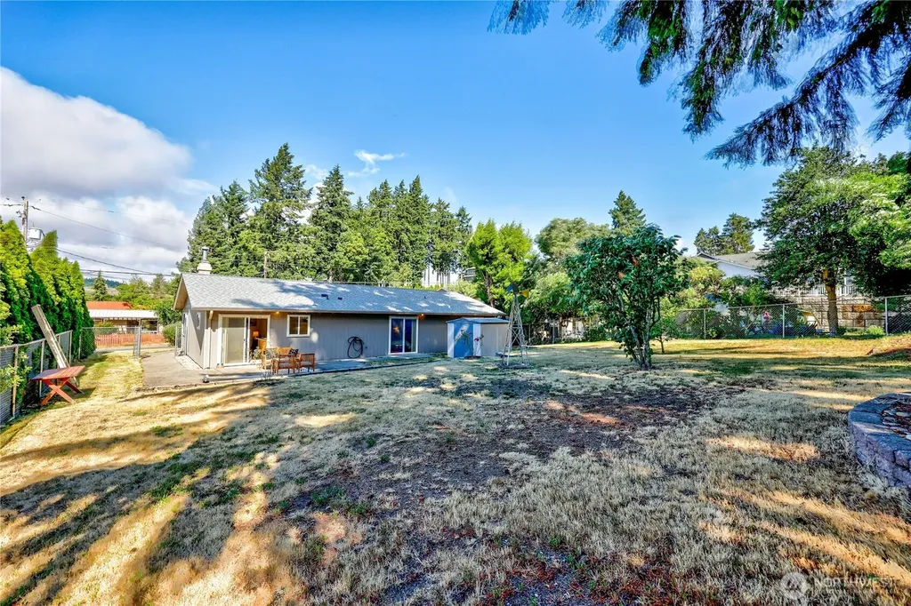17940 9th Avenue NE Poulsbo WA 98370