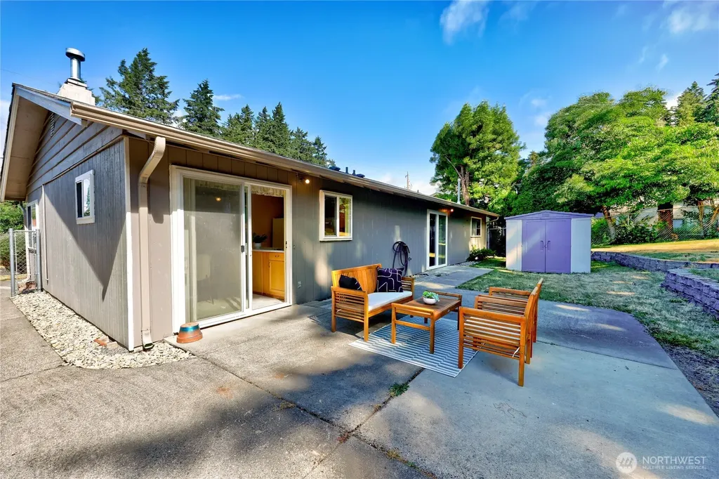17940 9th Avenue NE Poulsbo WA 98370