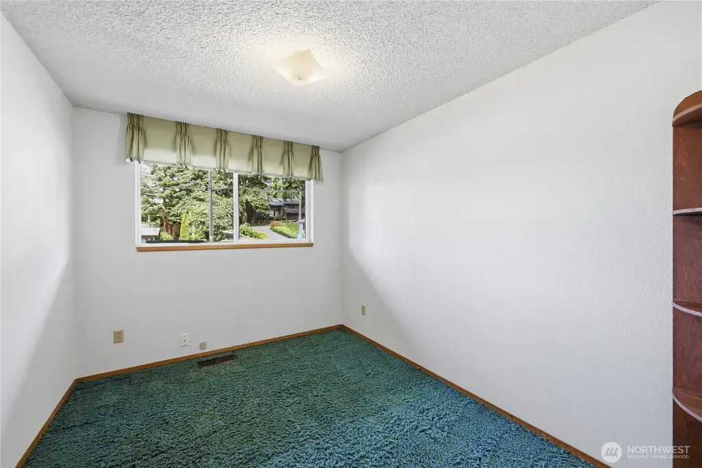 17940 9th Avenue NE Poulsbo WA 98370