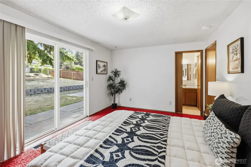 17940 9th Avenue NE Poulsbo WA 98370