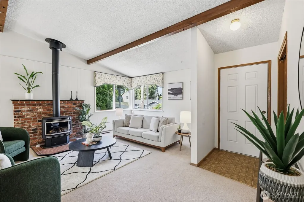 17940 9th Avenue NE Poulsbo WA 98370