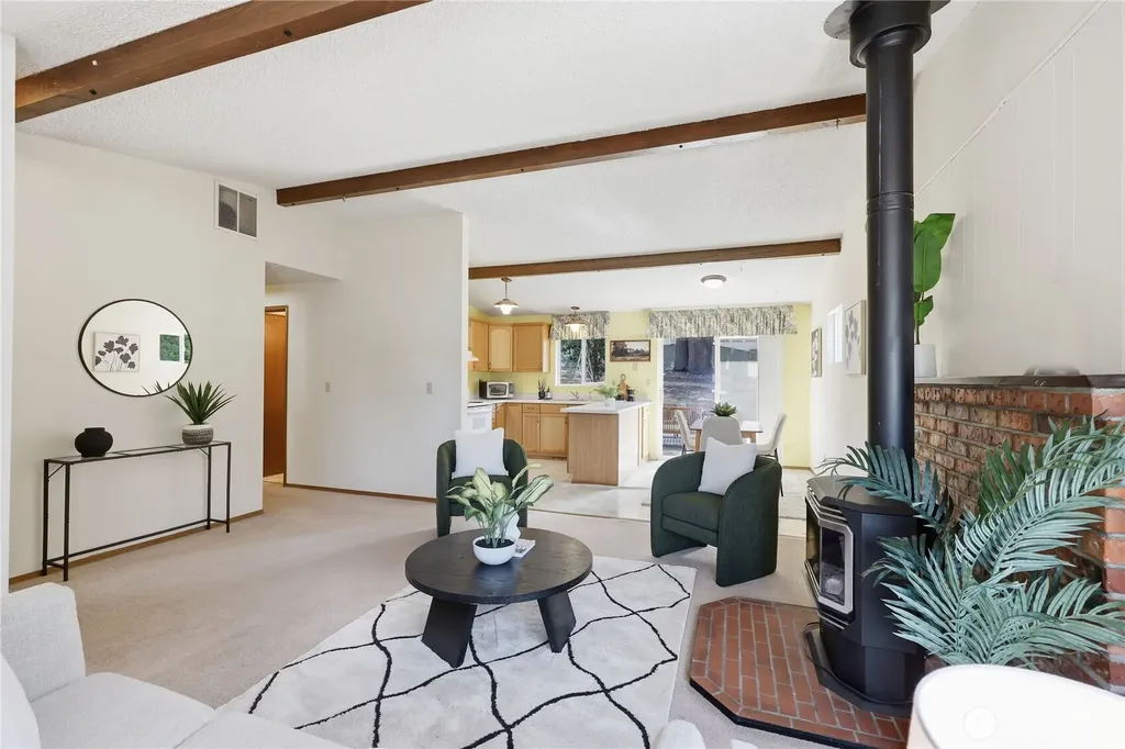 17940 9th Avenue NE Poulsbo WA 98370