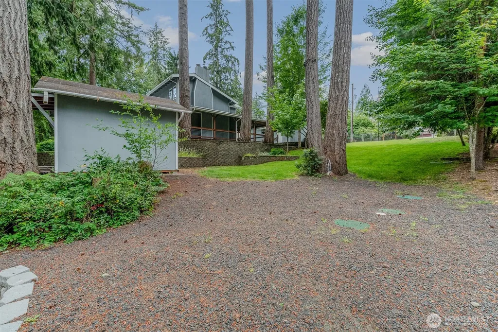 390 E Lakeshore Drive Shelton WA 98584