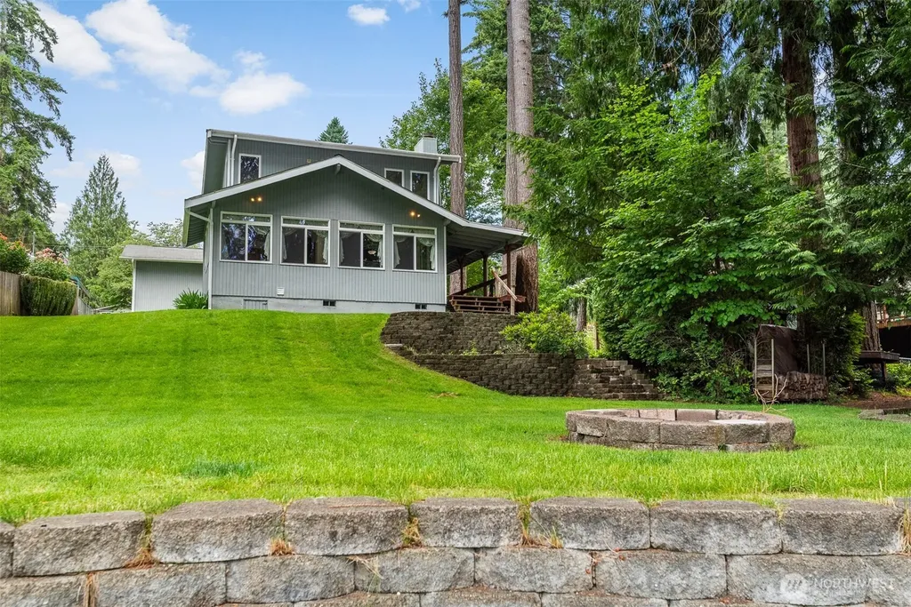 390 E Lakeshore Drive Shelton WA 98584