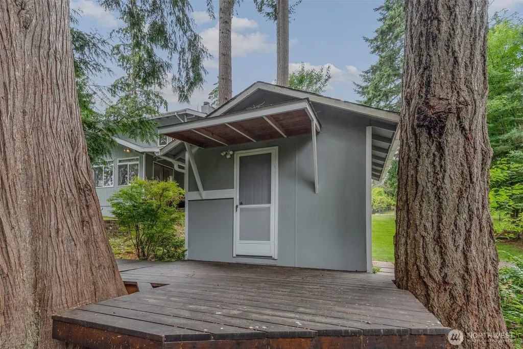 390 E Lakeshore Drive Shelton WA 98584