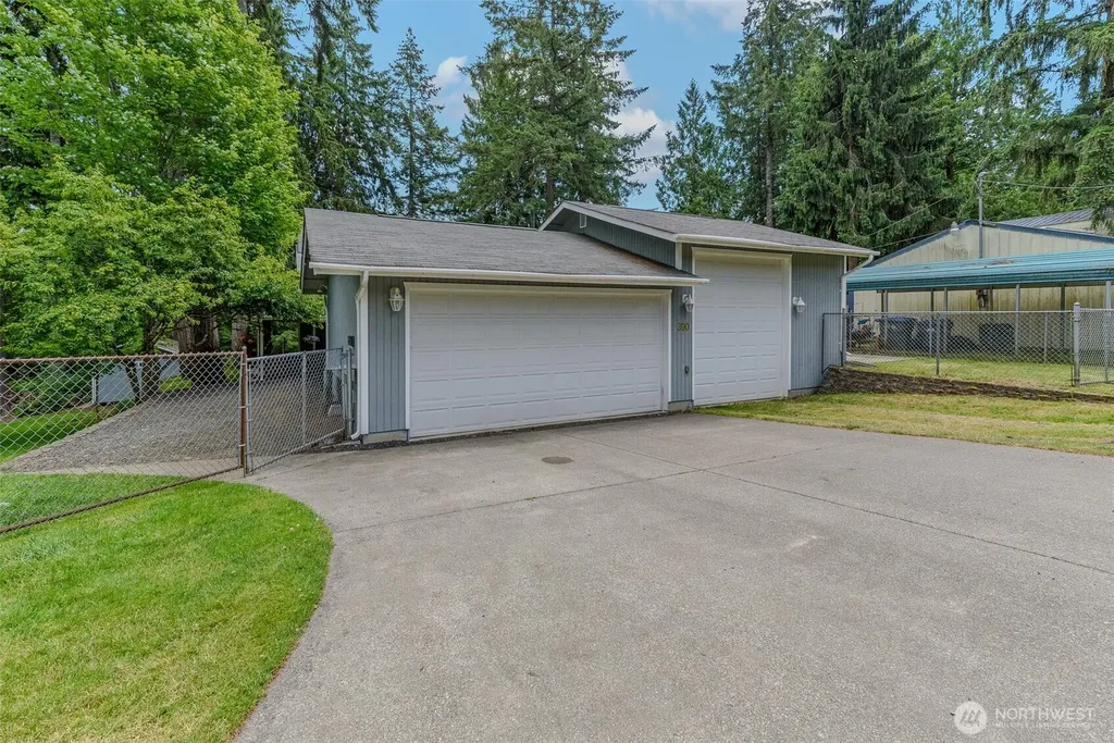 390 E Lakeshore Drive Shelton WA 98584