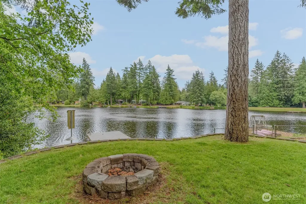 390 E Lakeshore Drive Shelton WA 98584