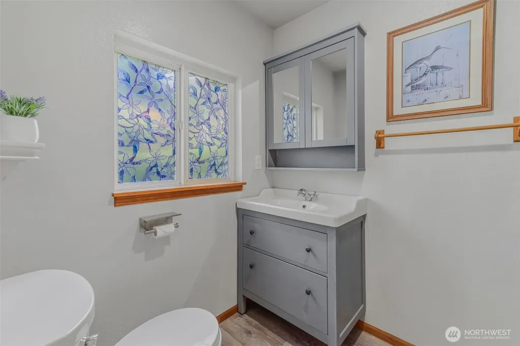 390 E Lakeshore Drive Shelton WA 98584