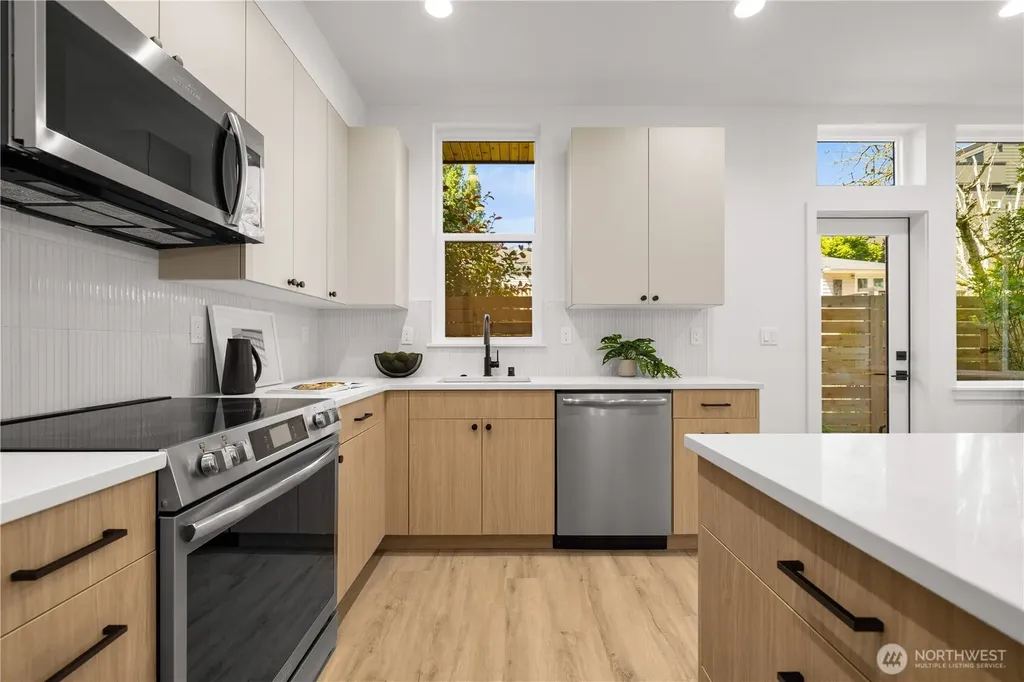 1138 NW 57th Street Seattle WA 98107