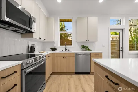1138 NW 57th Street Seattle WA 98107
