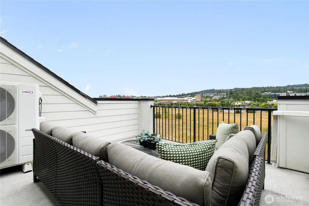 1429 8th Avenue NE Issaquah WA 98029
