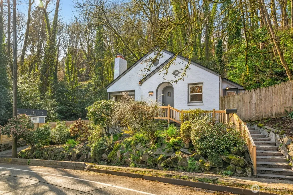 2301 Delmar Drive E Seattle WA 98102