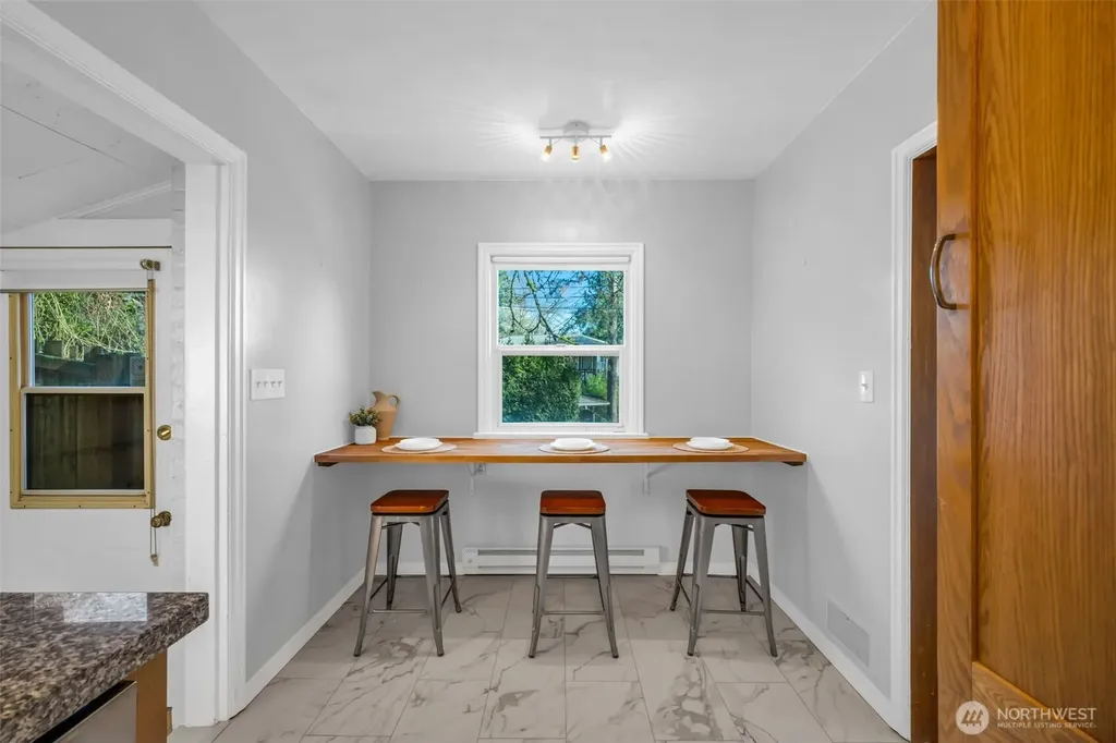 2301 Delmar Drive E Seattle WA 98102