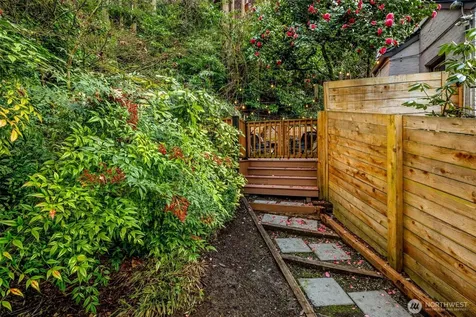 2301 Delmar Drive E Seattle WA 98102