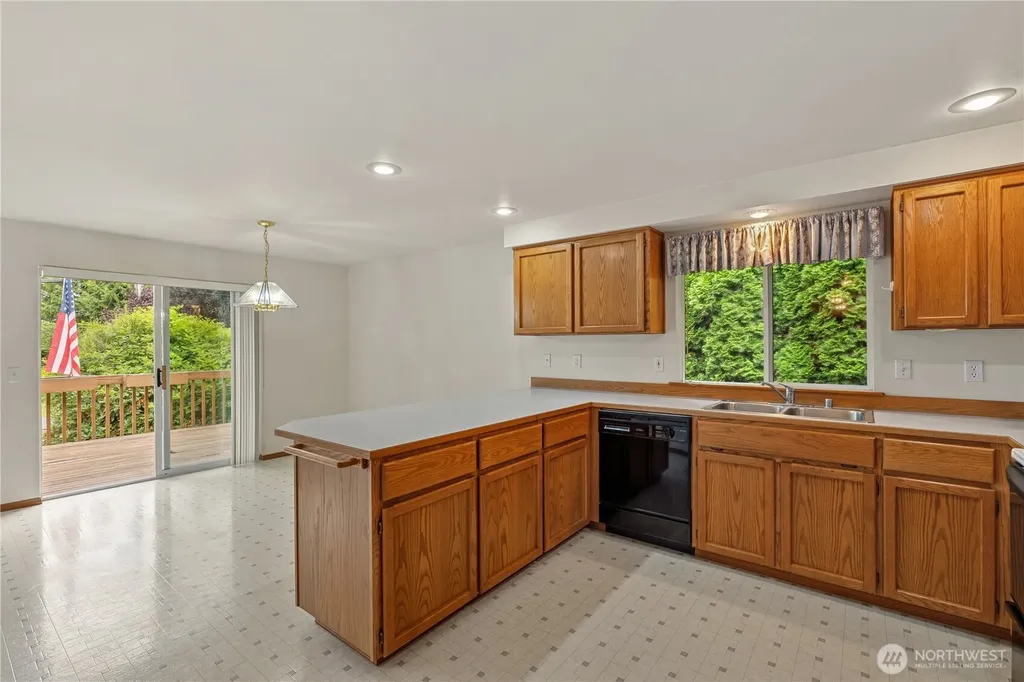 1614 Poplar Lane Camano Island WA 98282