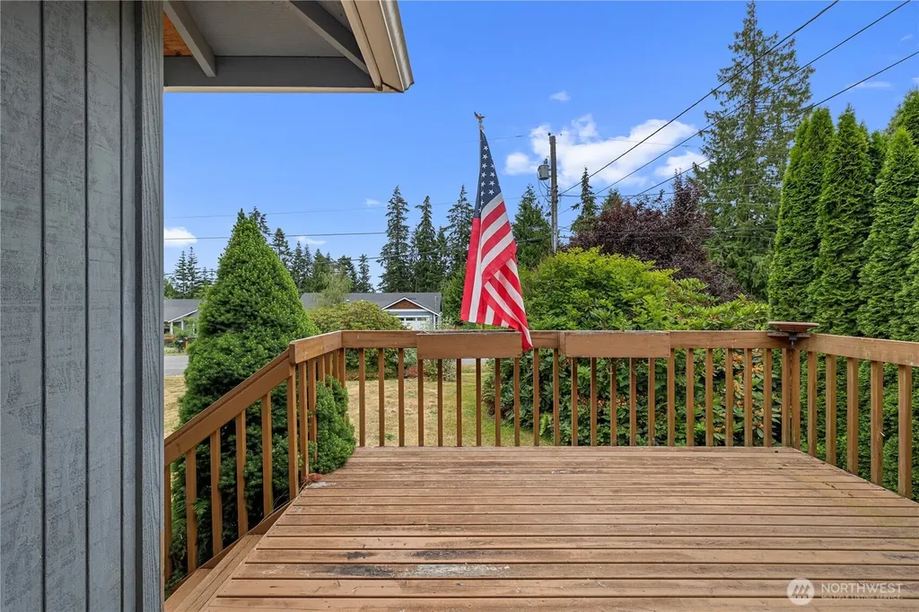 1614 Poplar Lane Camano Island WA 98282