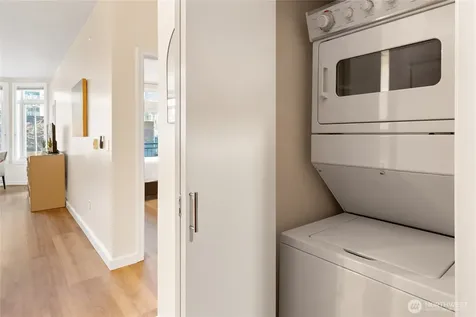 2415 2nd Avenue Seattle WA 98121