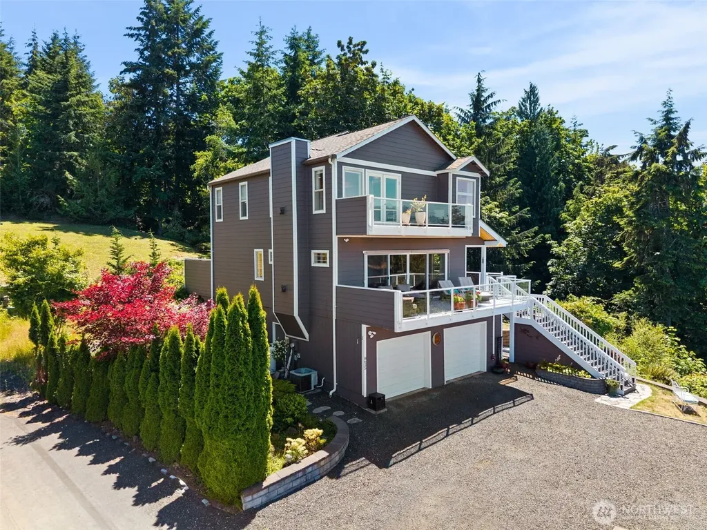 8625 Leeward Avenue NW Seabeck WA 98380