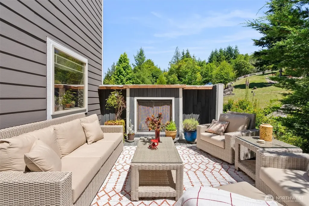 8625 Leeward Avenue NW Seabeck WA 98380