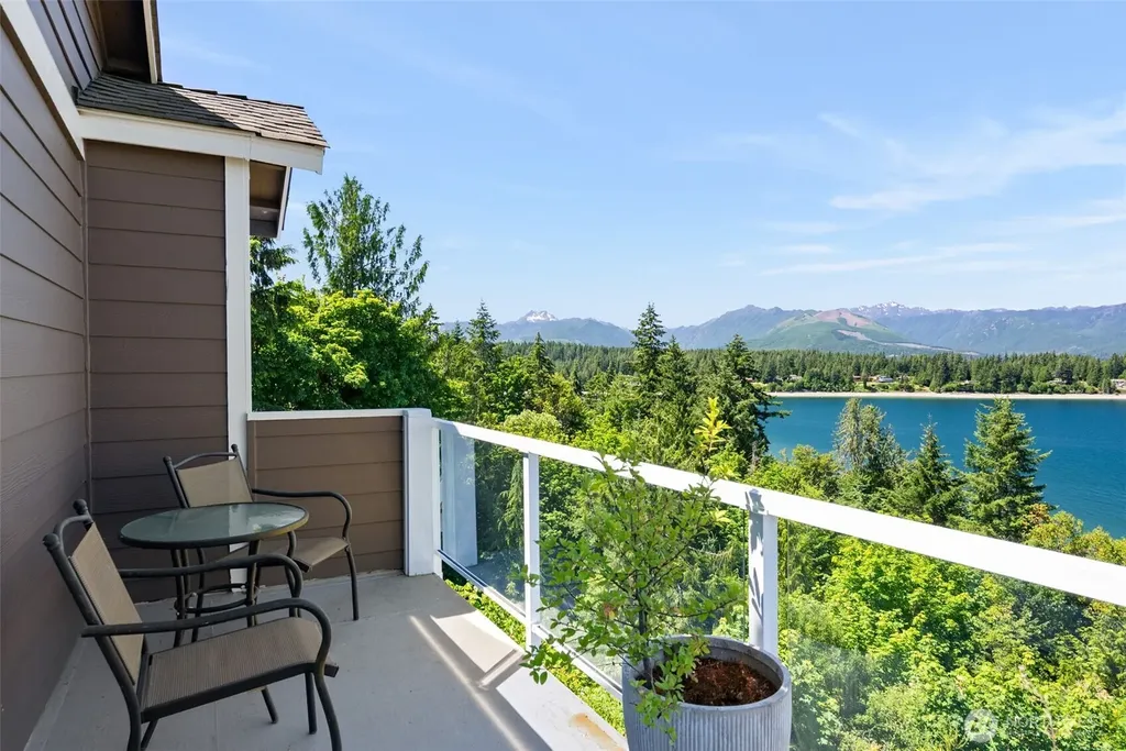 8625 Leeward Avenue NW Seabeck WA 98380